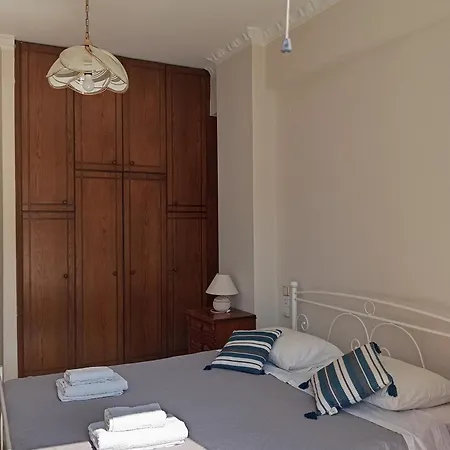 Vintage Seafront House Apartmán